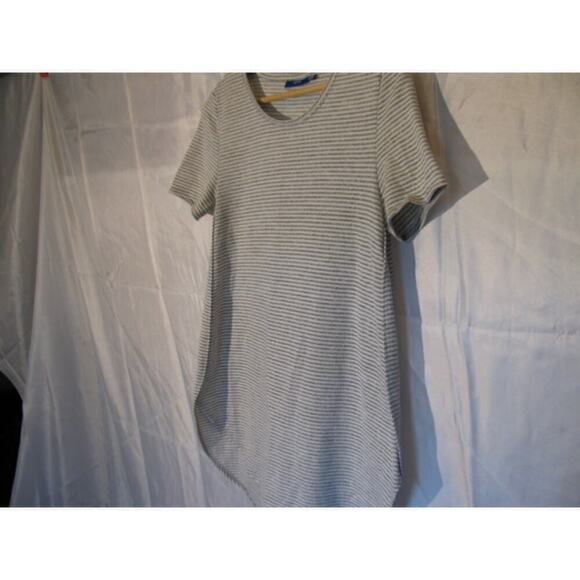 Apt 8 Tunic Tee shirt Assymetric Hem, Grey White Stripe Size XS Short Sleeves - Picture 4 of 5